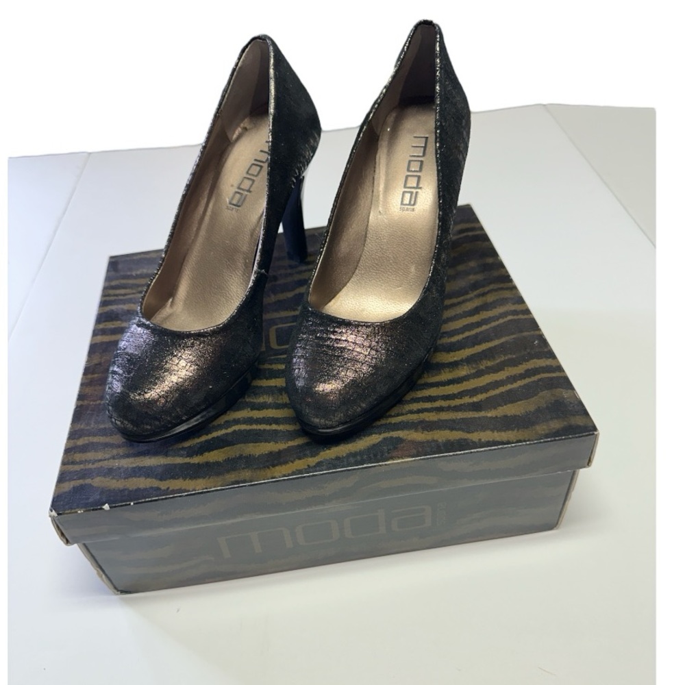 Moda Spana pumps .. size 7 1/2